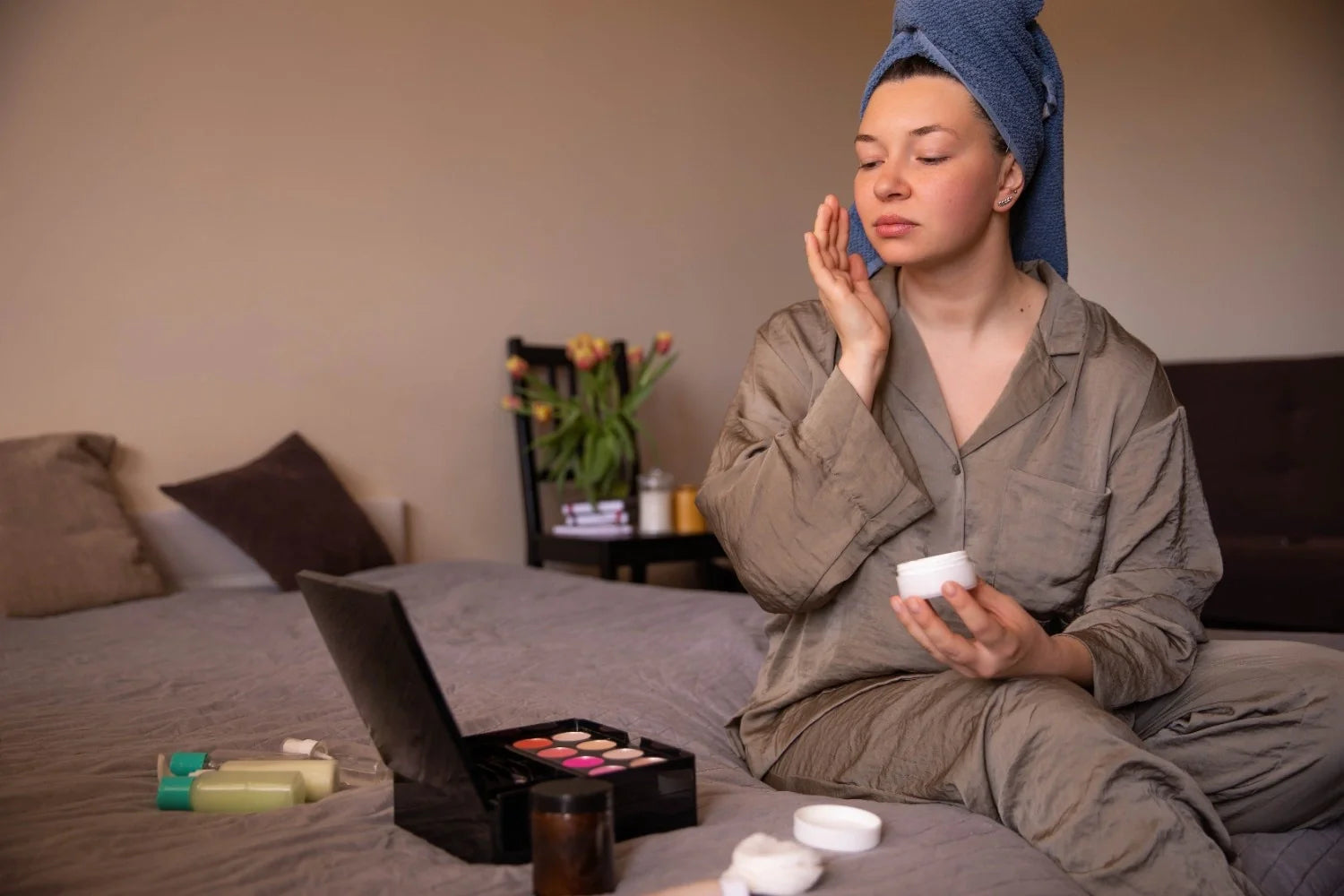 Night Skincare After Sunscreen: How to Cleanse and Restore Your Skin