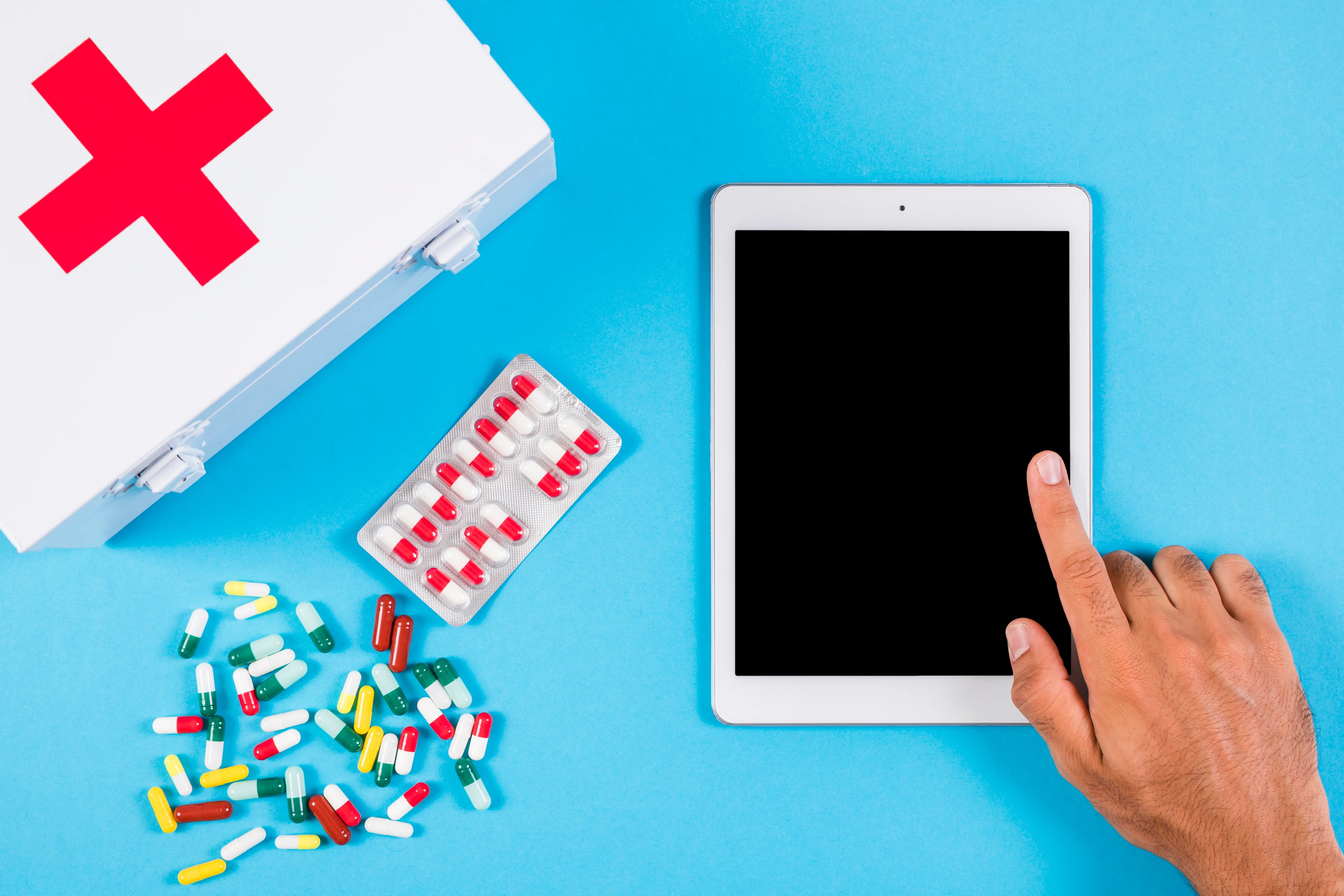 How Online Pharmacy Services Are Changing Healthcare in Dubai - Med7 Online