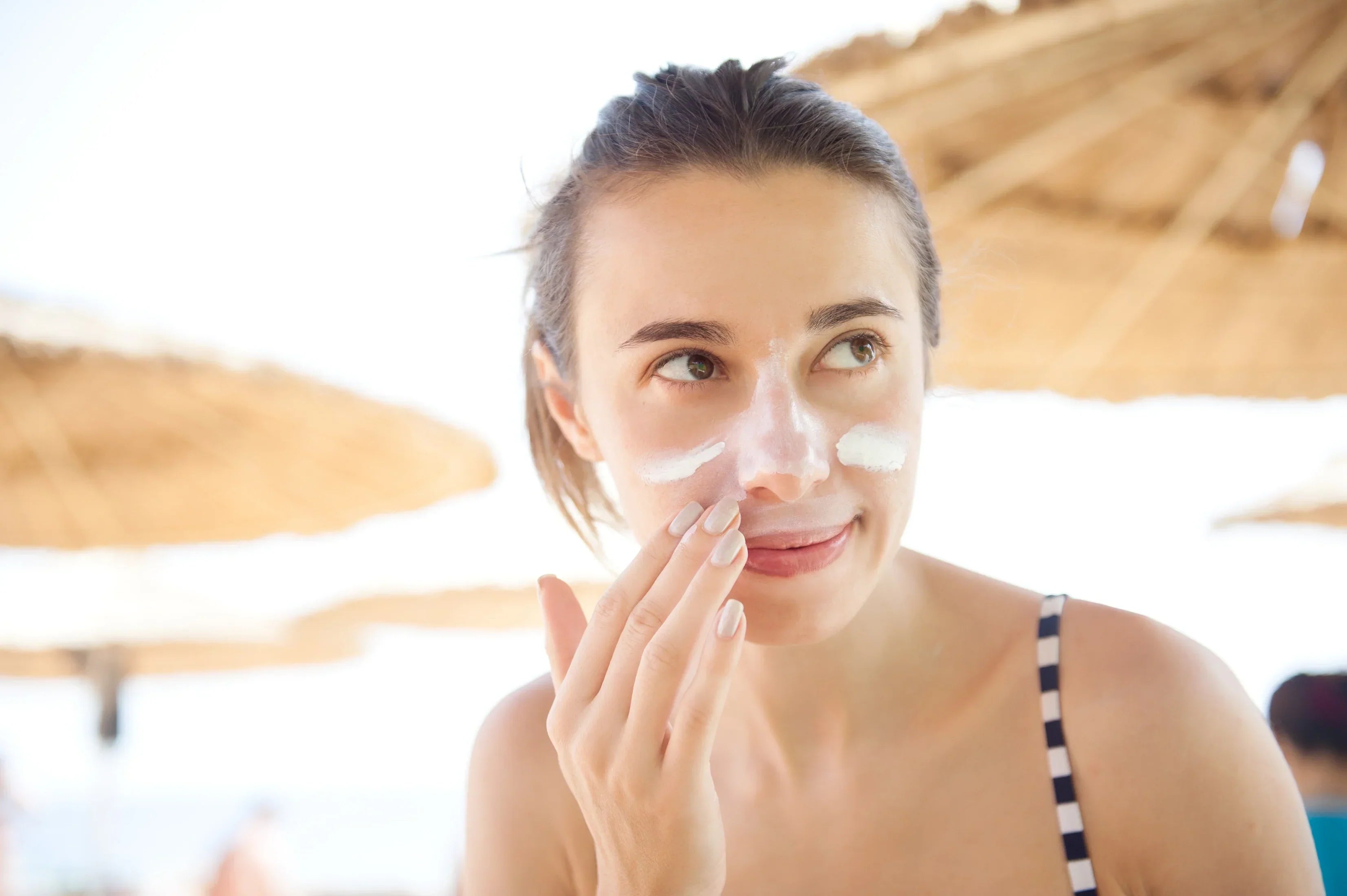 Sunscreen or Moisturiser: What to Apply First? - Med7 Online