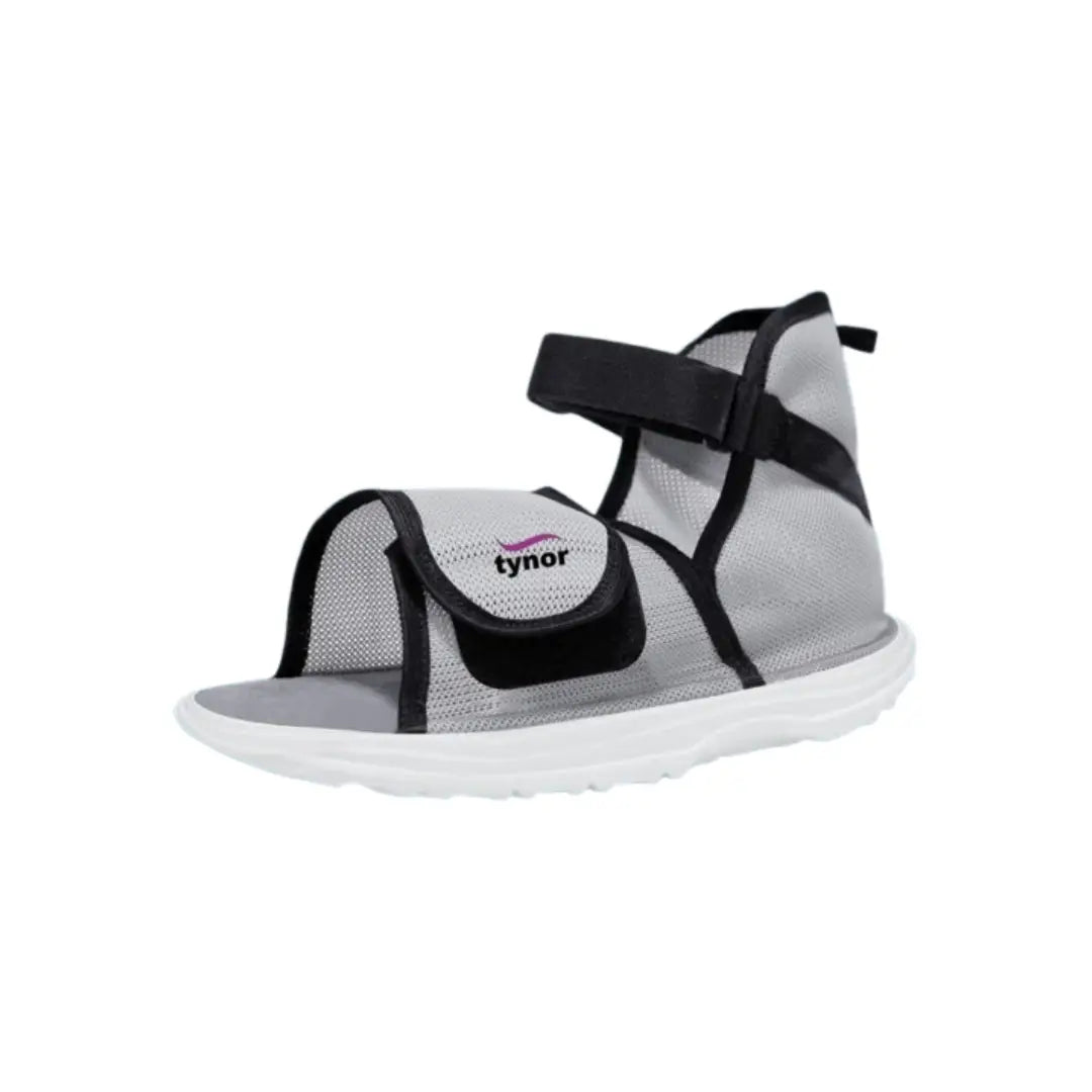 Tynor Cast Shoe C-08 Medium for foot cast protection