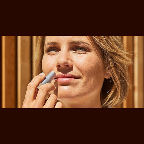 ISDIN Protector labial HV SPF 30 (High protection for sun-sensitive lips High-protection lip balm (SPF 30). Treatment of hypersensitive) - Med7 Online